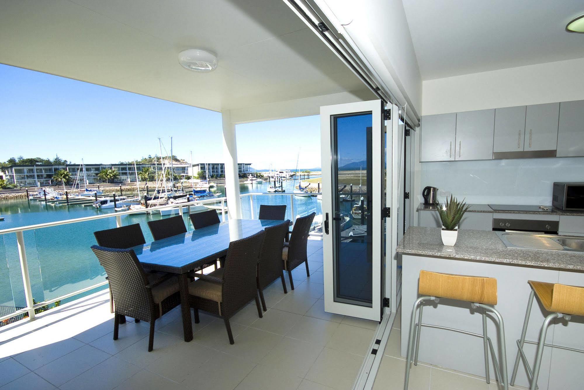 Beachside Magnetic Harbour Apartments Nelly Bay Екстер'єр фото
