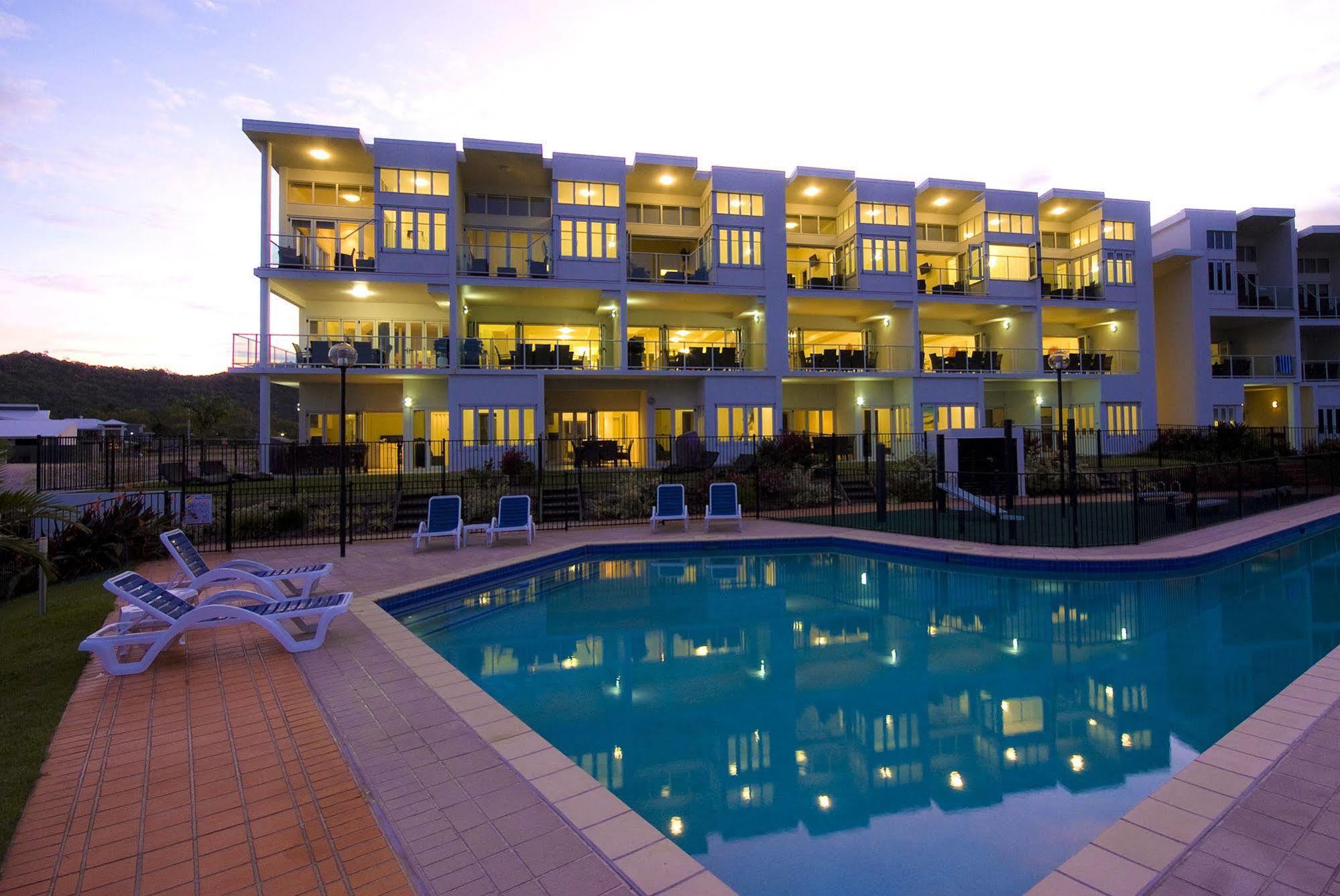 Beachside Magnetic Harbour Apartments Nelly Bay Екстер'єр фото