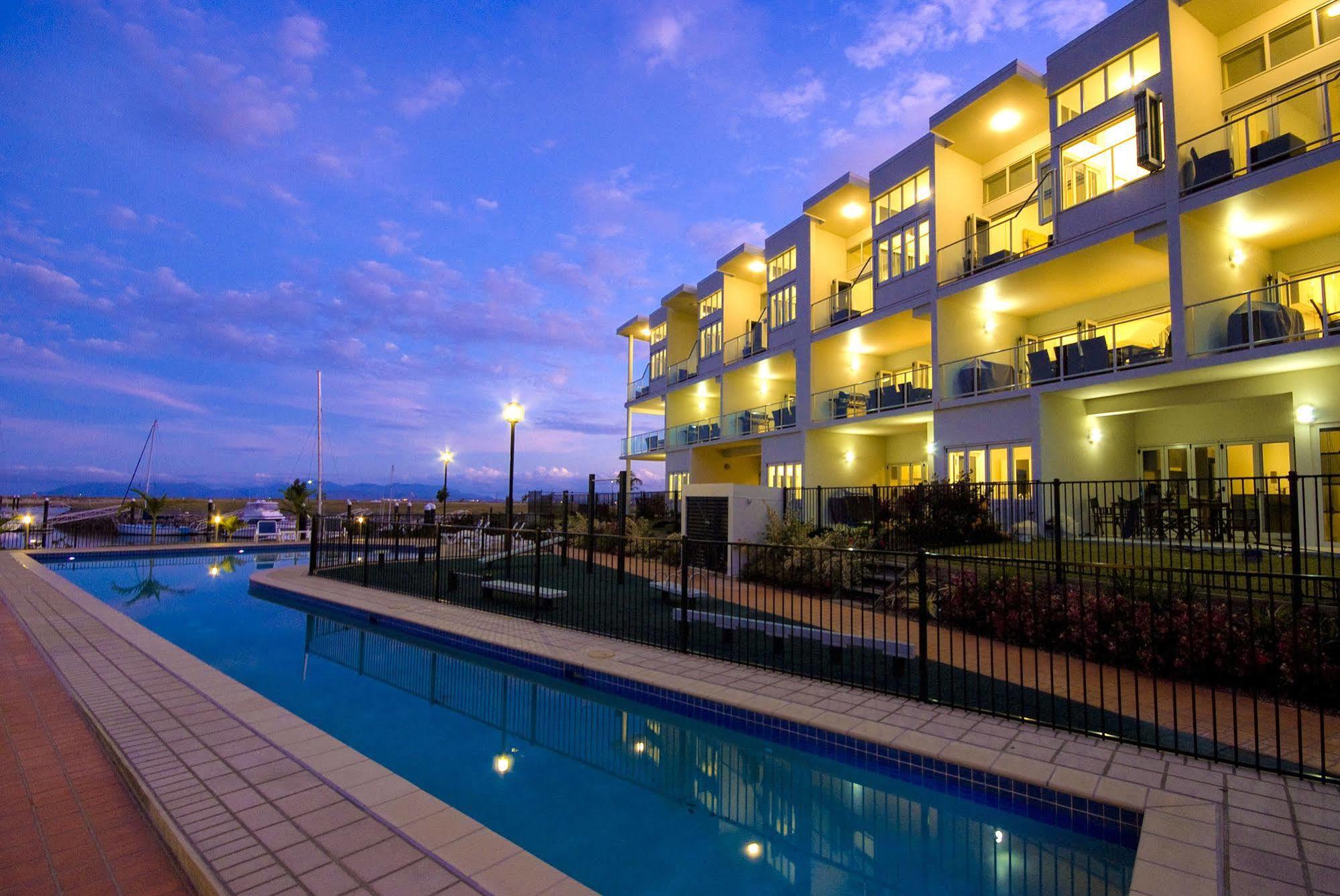 Beachside Magnetic Harbour Apartments Nelly Bay Екстер'єр фото